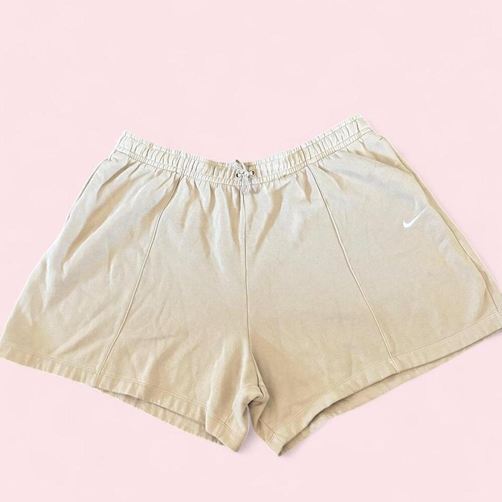 Nike Plus Size cream sweat shorts like new - 2XL